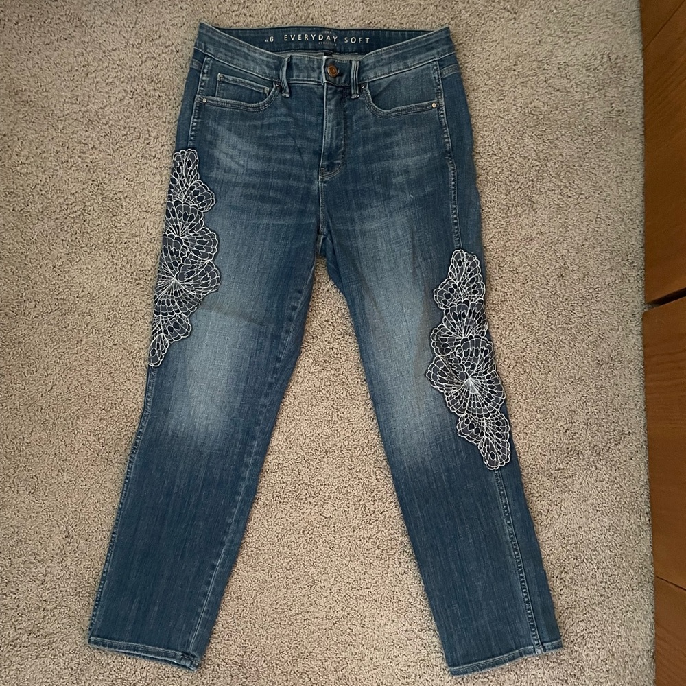 White House Black Market Size 6 Everyday Soft Jeans